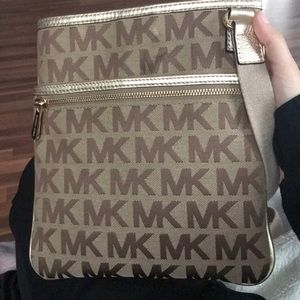 Michael kors purse
